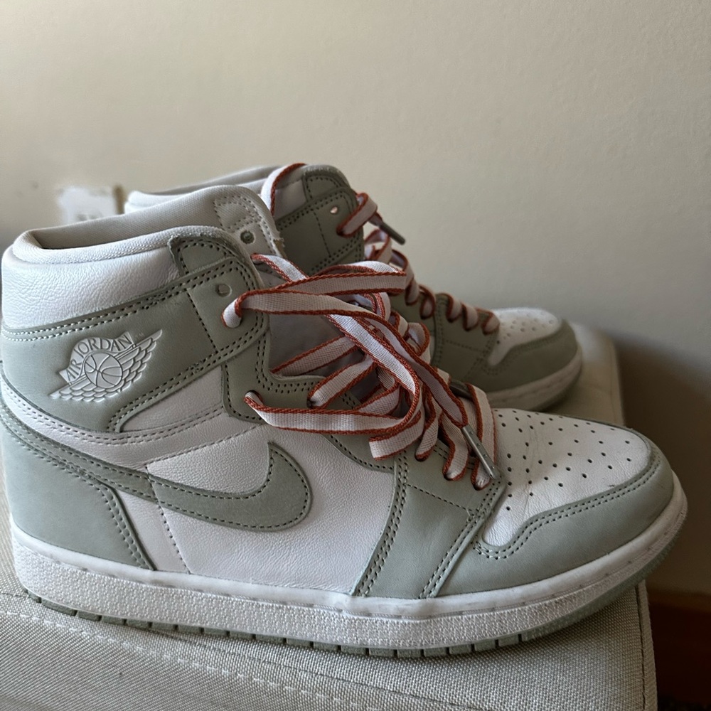 Jordan Women's High-Top 1’s - White and light green